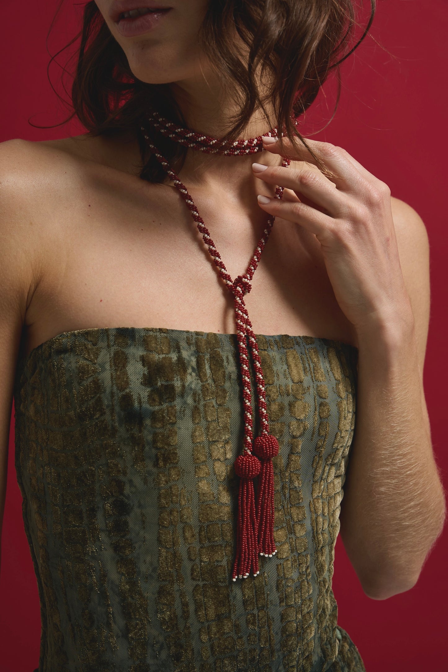 Amara Necklace in Beige & Wine